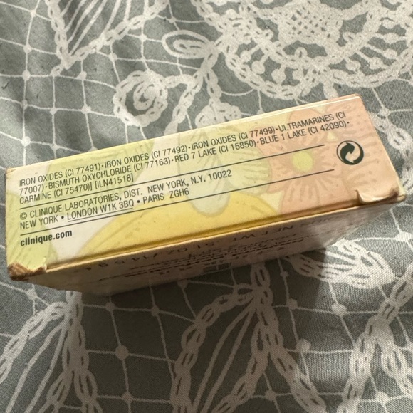 Clinique Beyond Perfecting Foundation and Concealer - 14 vanilla - Picture 7 of 8